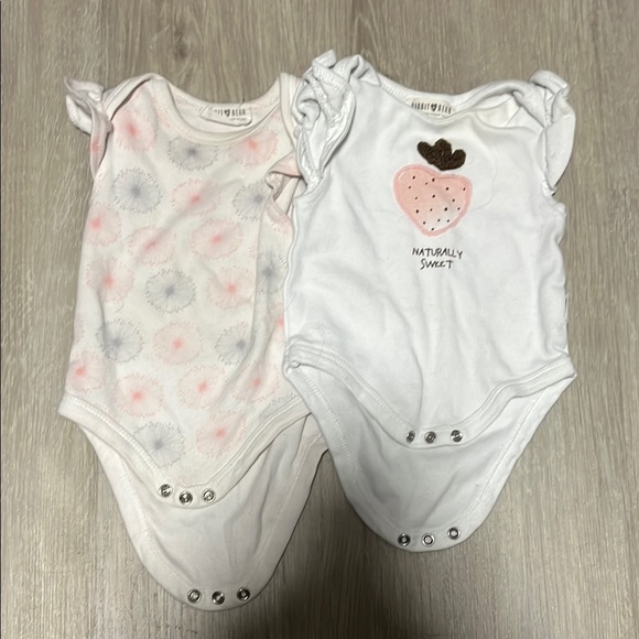 Charming Kids Bodysuit Duo - White and Pink Rabbit + Bear 3M - Picture 1 of 2